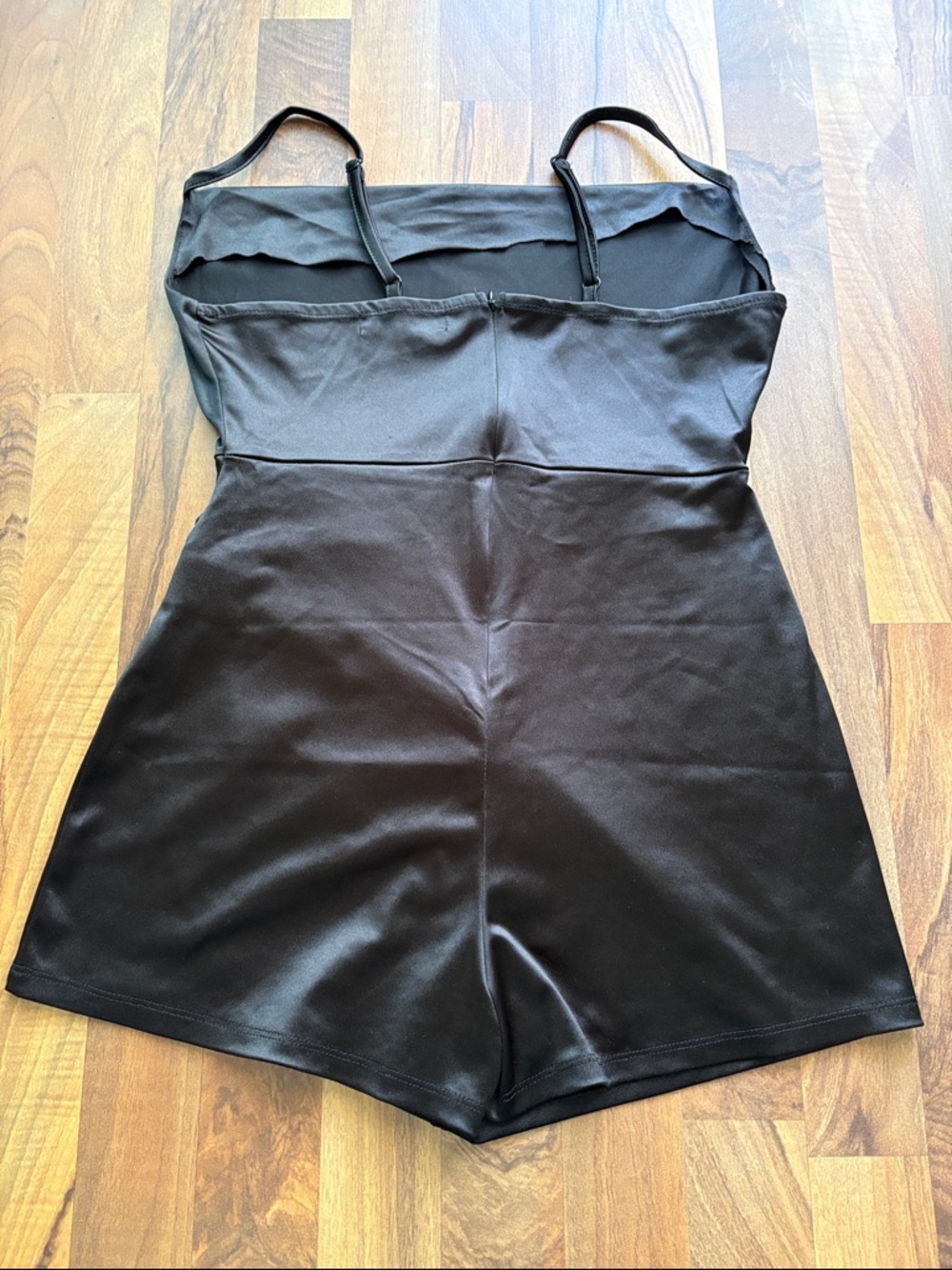 Almost Famous Woman’s Black Satin mini romper Size L - Picture 6 of 11